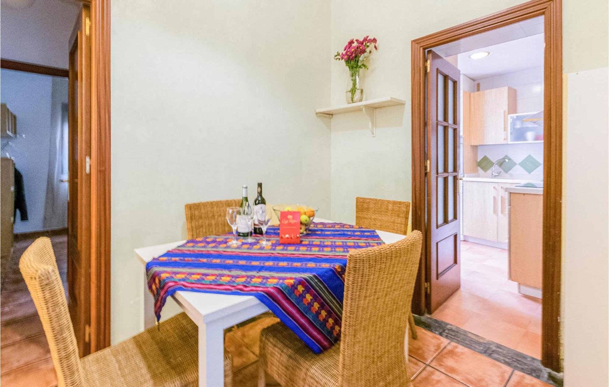 Lovely Apartment In Cordoba With Kitchen Zewnętrze zdjęcie